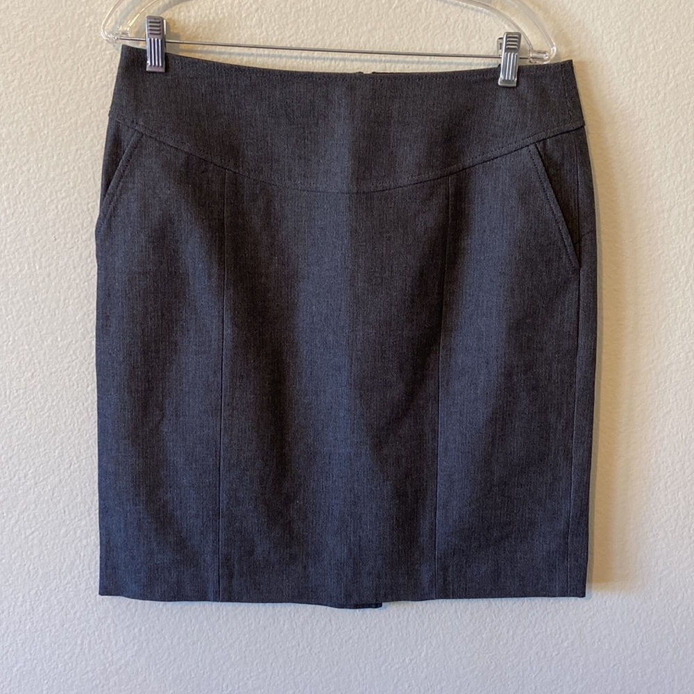 Banana Republic Two Front Pockets Back Slit